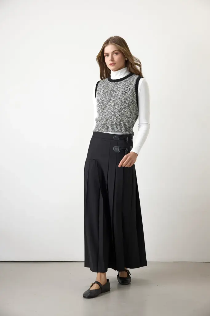 H8561 BLACK/WHITE