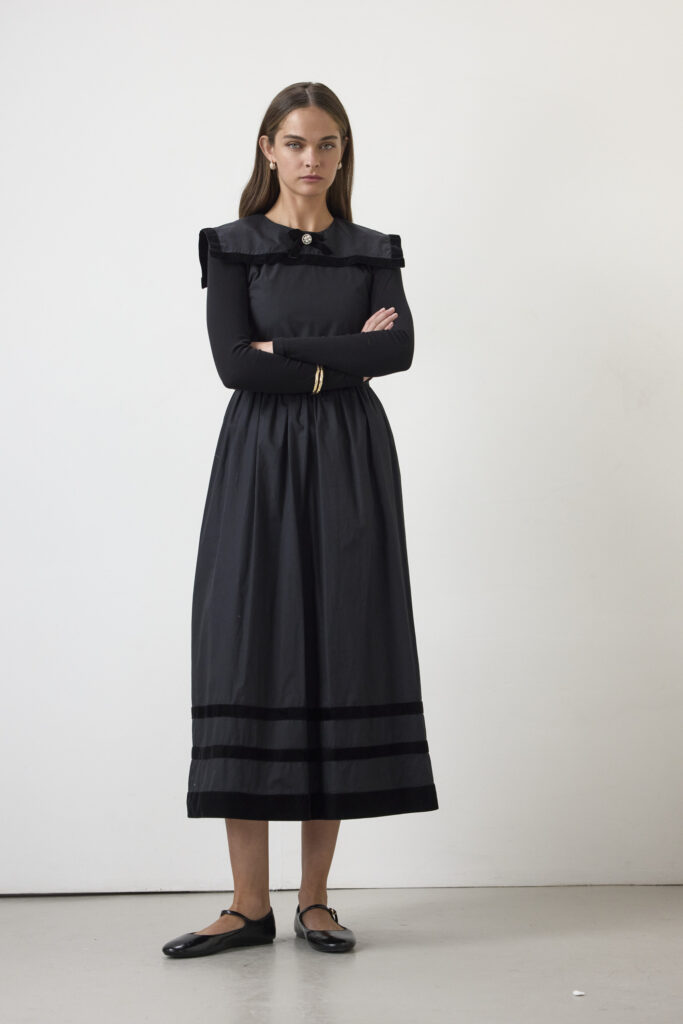 M1221 BLACK
